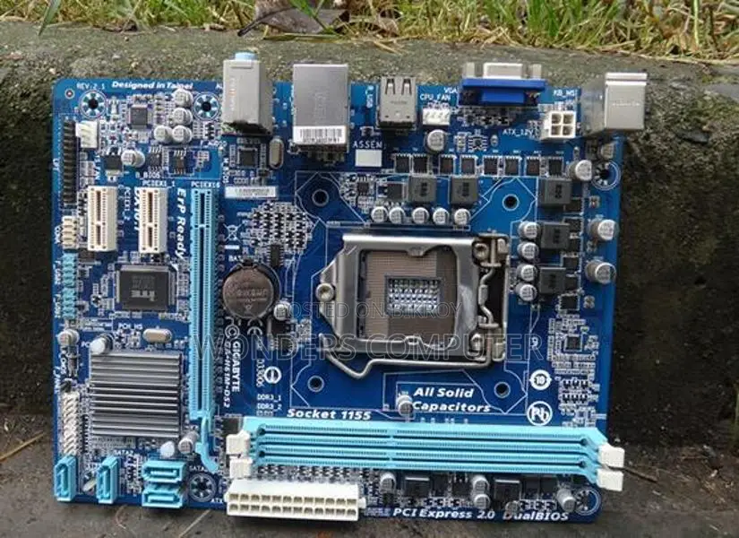 GIGABYTE GA-H61M-DS2 Micro-ATX মাদারবোর্ড ১ বছরের ওয়ারেন্টি