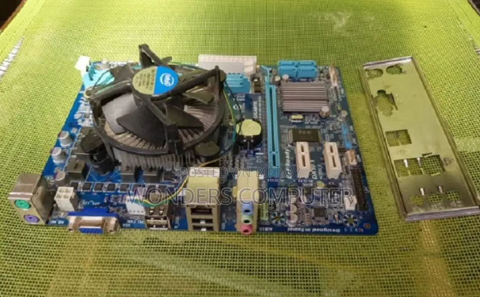 GIGABYTE GA-H61M-DS2 Micro-ATX মাদারবোর্ড ১ বছরের ওয়ারেন্টি