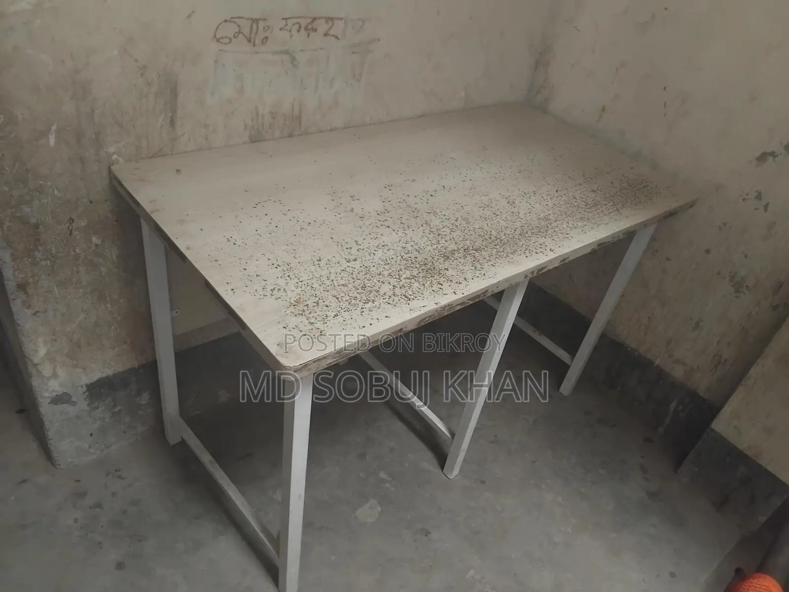 Table used for T-cutting, still in use, completely fresh