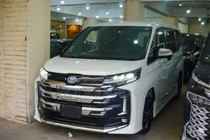 Toyota Noah S-Z FULL LOADED 2023