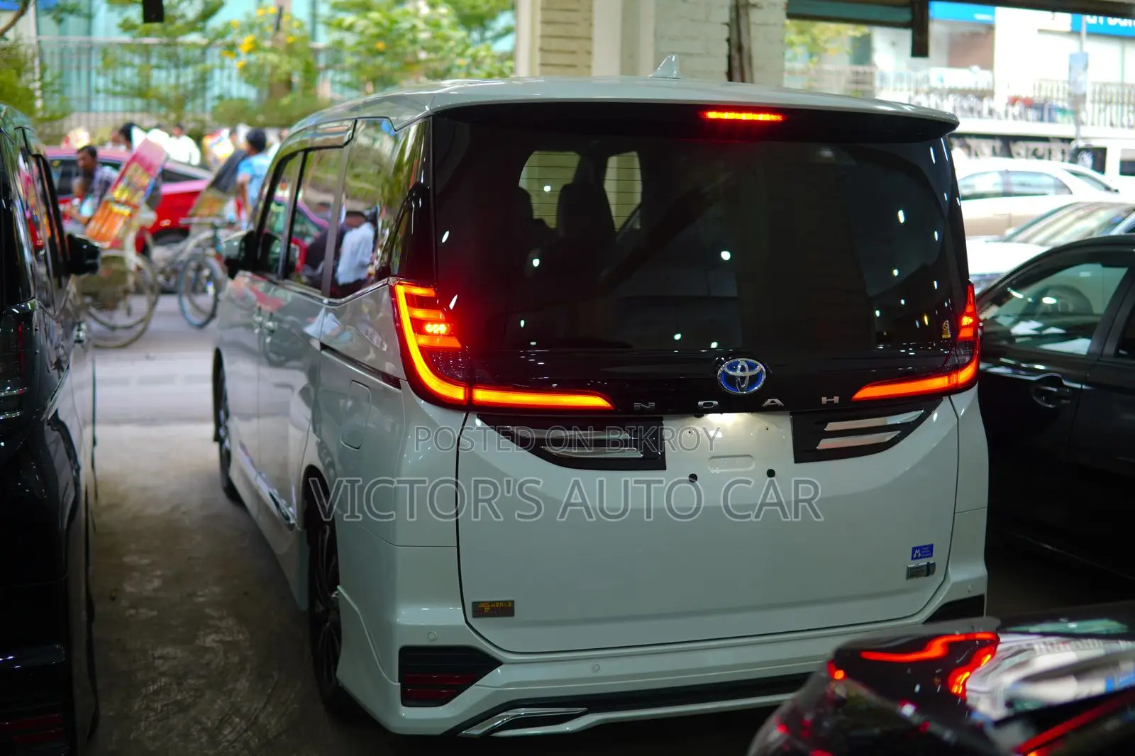 Toyota Noah S-Z FULL LOADED 2023