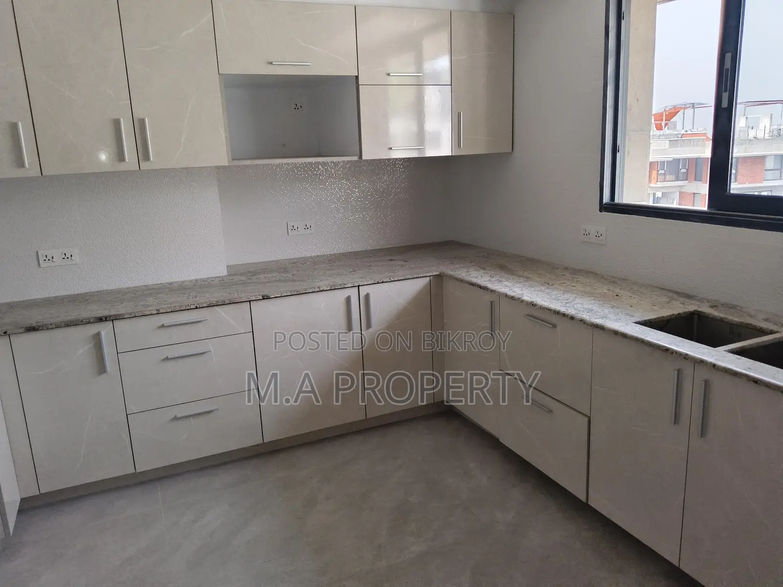 WELL DECORATED 4BED FURNISHED FLAT RENT IN GULSHAN 2