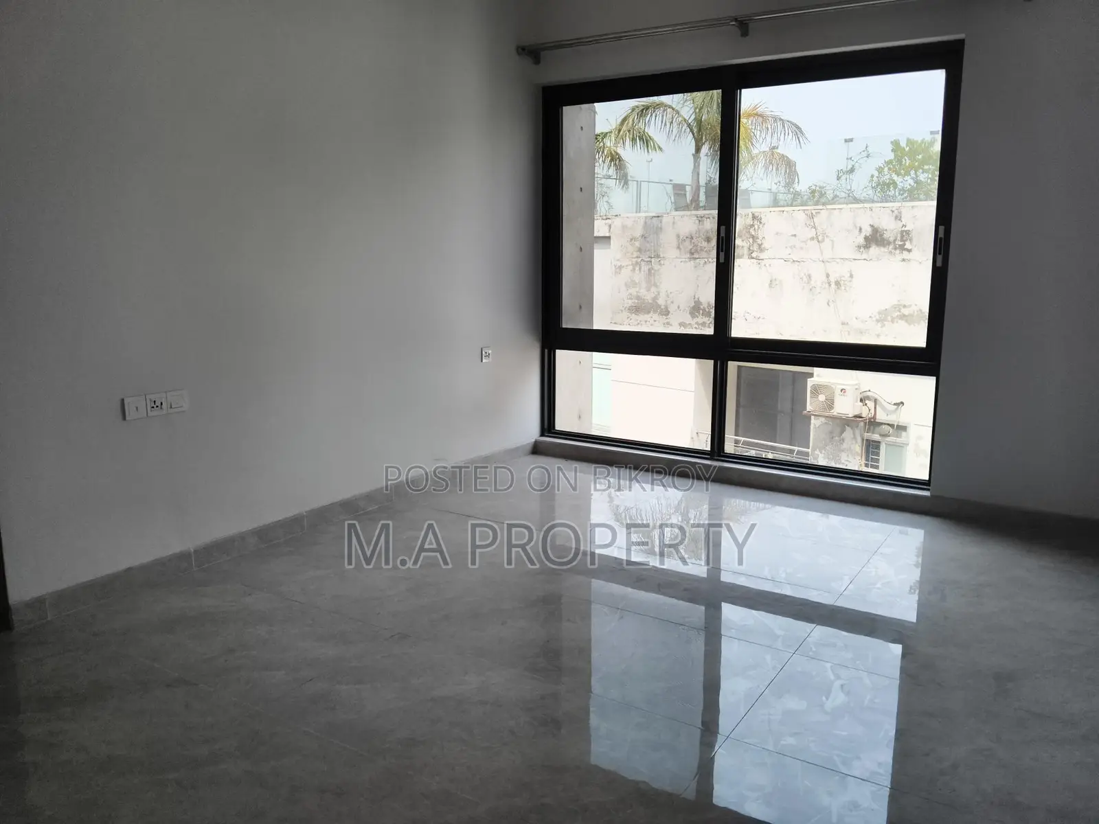 WELL DECORATED 4BED FURNISHED FLAT RENT IN GULSHAN 2