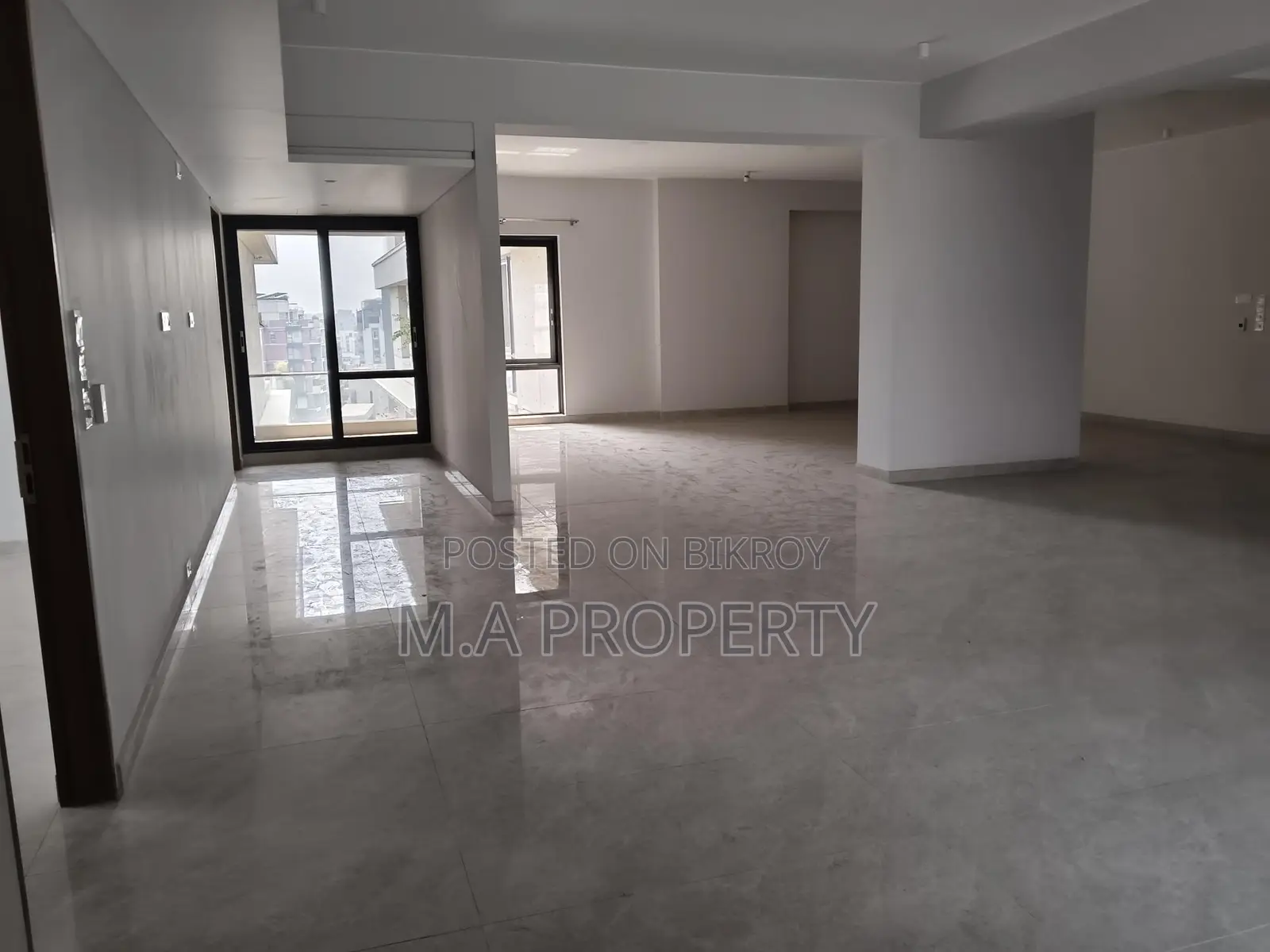 WELL DECORATED 4BED FURNISHED FLAT RENT IN GULSHAN 2