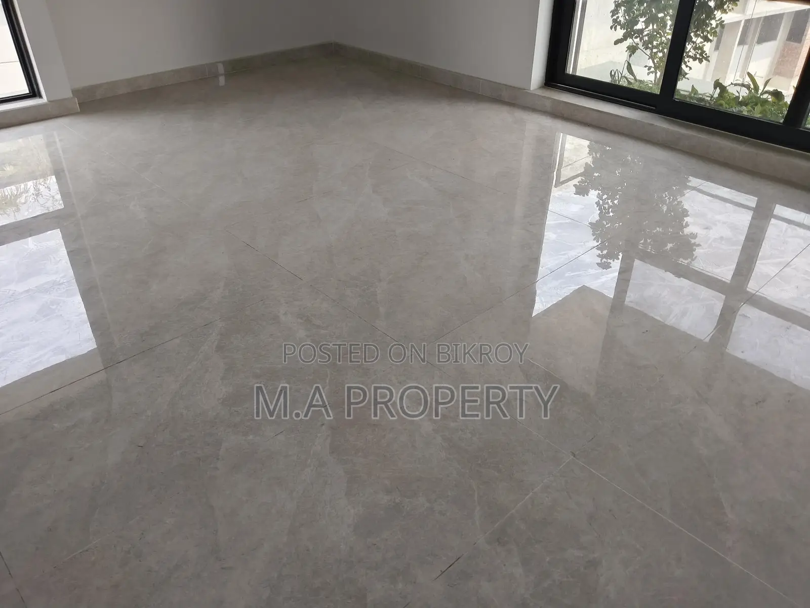 WELL DECORATED 4BED FURNISHED FLAT RENT IN GULSHAN 2