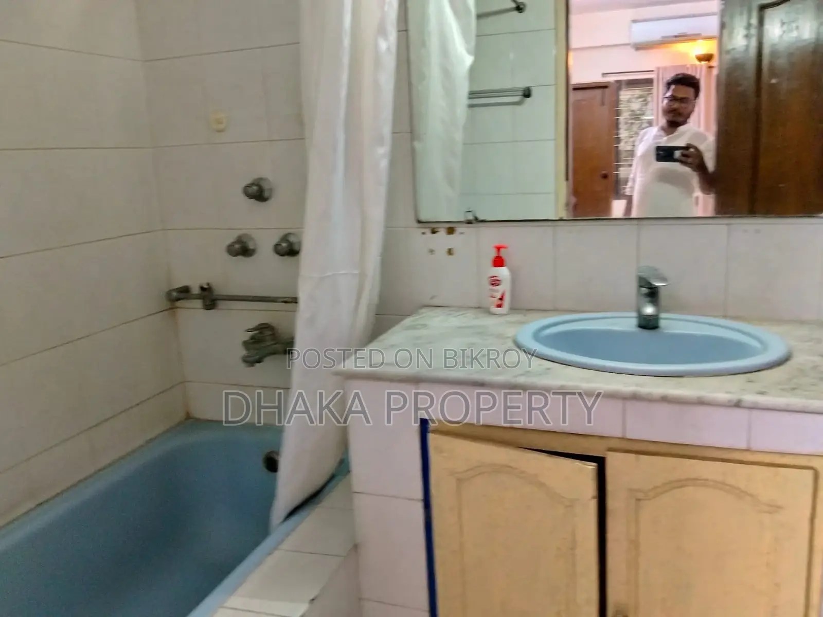 গুলশান ২-এ ২ বেডরুমের চমৎকার ফার্নিশড অ্যাপার্টমেন্ট ভাড়া