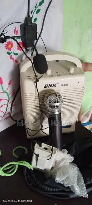 2 Speakers and Microphones for Classroom or Meetings