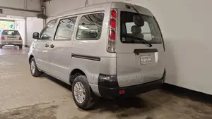 Toyota Noah kr42 2005