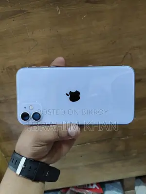 Apple iPhone 11 . (Used)