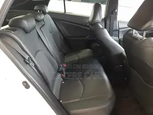 Toyota Prius S TOURING SELECTION 2019