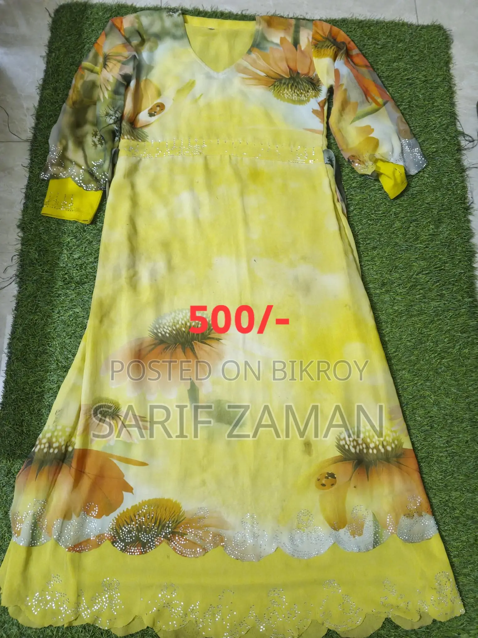 Some used burqas in fresh condition with hijabs