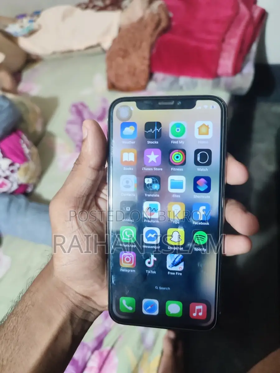 Apple iPhone X . (Used)