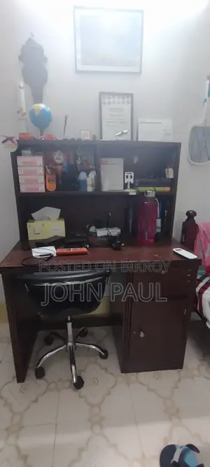 রোড সিরিস কাঠের পড়ার টেবিল