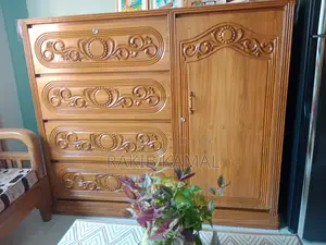 সেগুন কাঠের ওয়ারড্রব।
