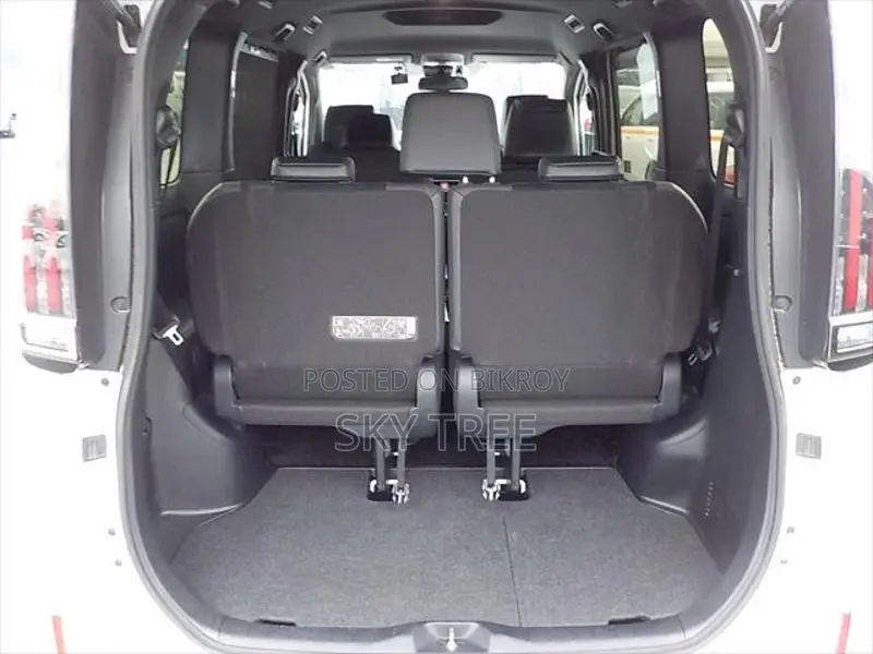 Toyota Esquire GI PREMIUM PACKAGE 2020