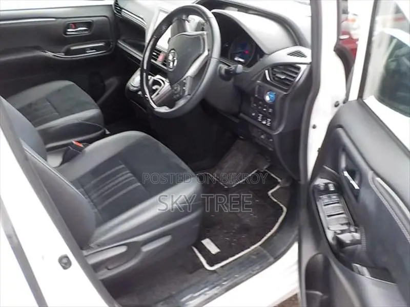Toyota Esquire GI PREMIUM PACKAGE 2020