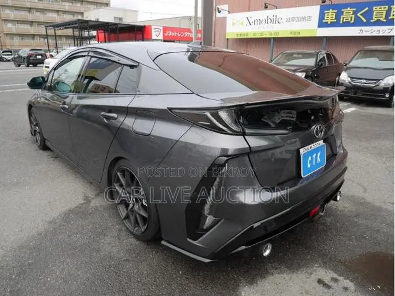 Toyota Prius Hybrid S GR plugin 2021