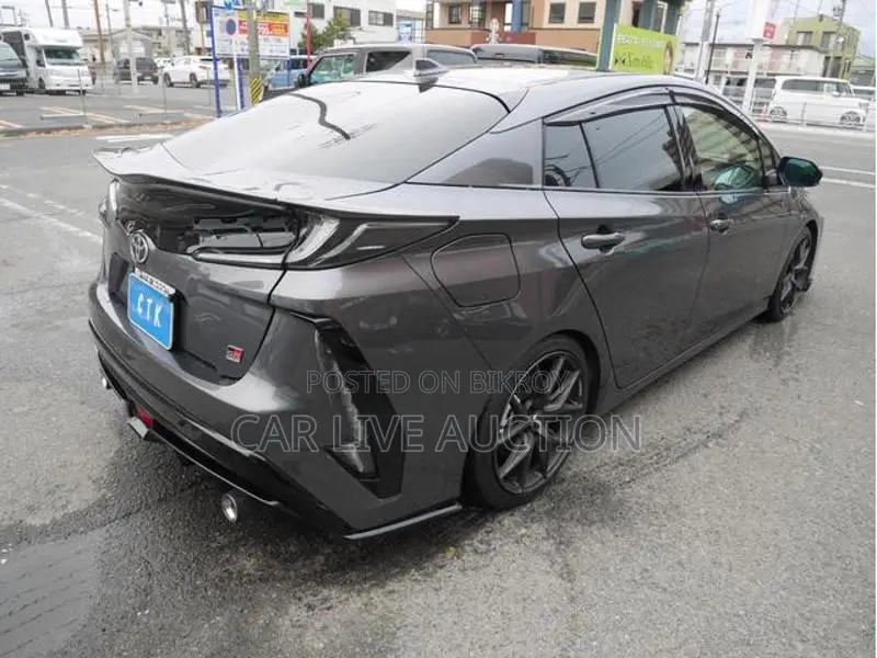 Toyota Prius Hybrid S GR plugin 2021