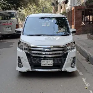 Toyota Noah WXB-HYBRID 2016