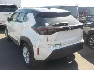 Toyota Yaris Cross G PKG PEARL/BLACK 2021
