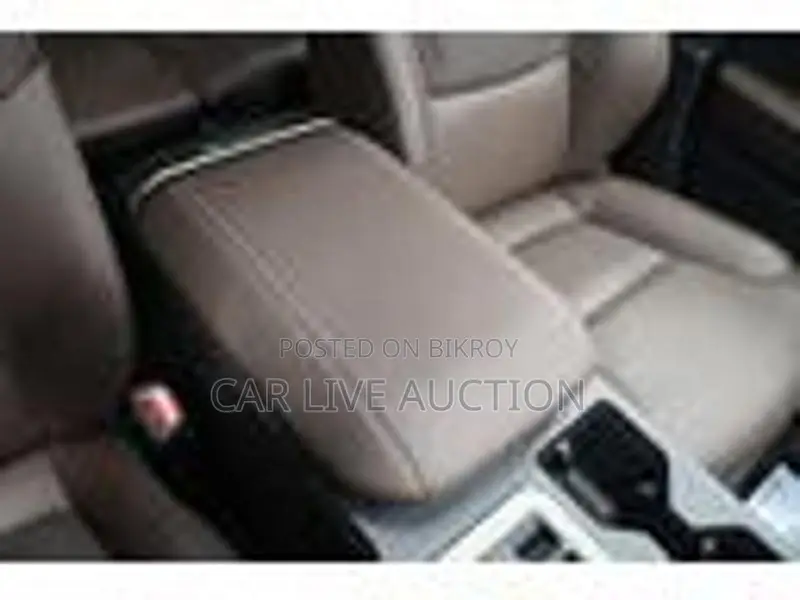 Toyota Land Cruiser Prado 250 VX 2024