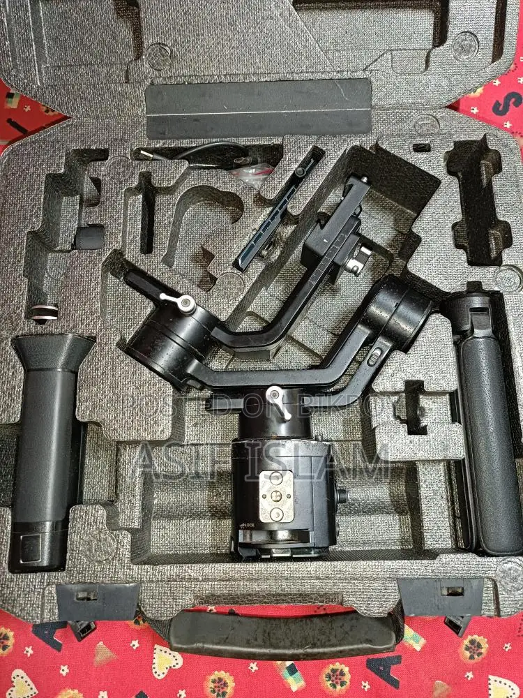 Canon 200d + Ronin SC Gimbal