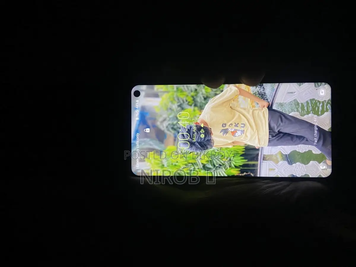Samsung Galaxy S10 8/128 (Used)