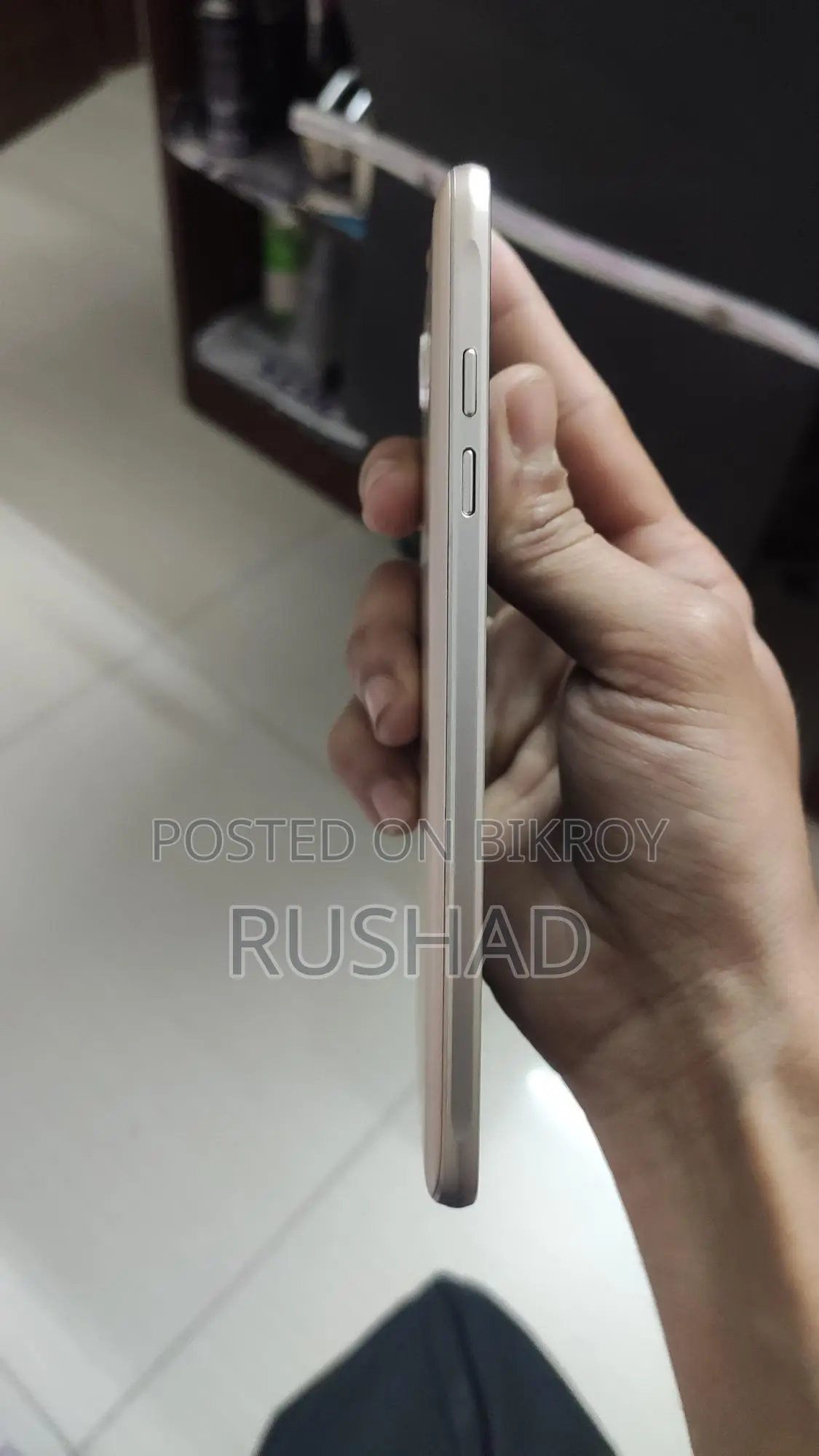 Samsung Galaxy J7, (Used)