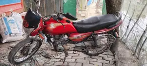 Bajaj CT 100 2015