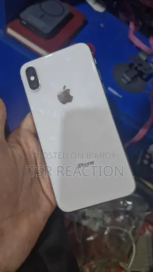Apple iPhone XS . (Used)