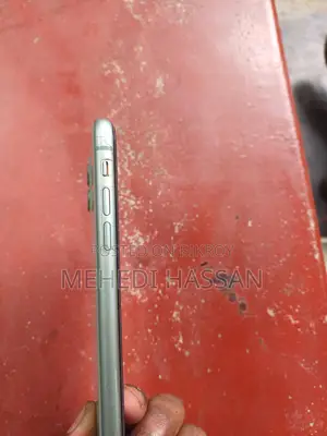 Apple iPhone 11 (Used)