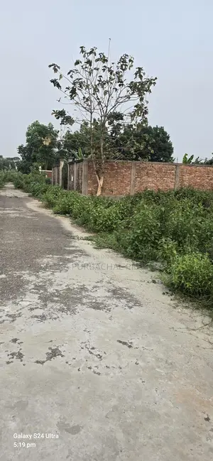 5 Katha South-facing plot for sale on 75' wide road