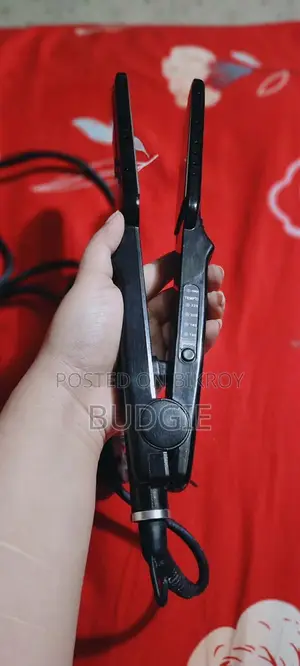 V&g Hair Straightener (model: 1218)