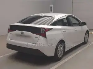 Toyota Prius S Safety Plus Pearl 2021