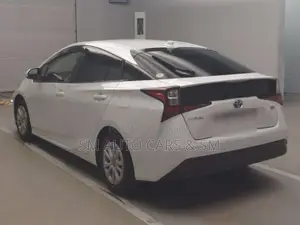 Toyota Prius S Safety Plus Pearl 2021
