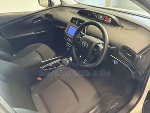 Toyota Prius S Safety Plus Pearl 2021