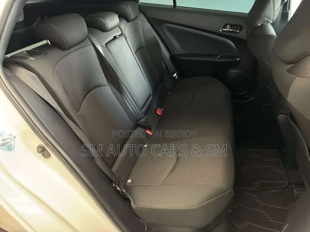 Toyota Prius S Safety Plus Pearl 2021