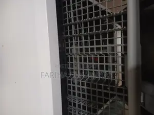 Dishwasher looks brand new.