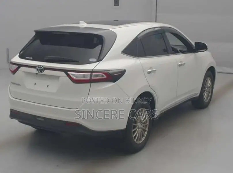 Toyota Harrier premium Sunroof 2020