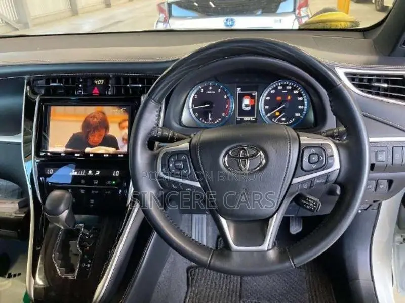 Toyota Harrier premium Sunroof 2020