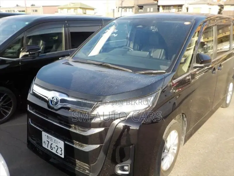 Toyota Noah Z Black 4.5 Point 2022