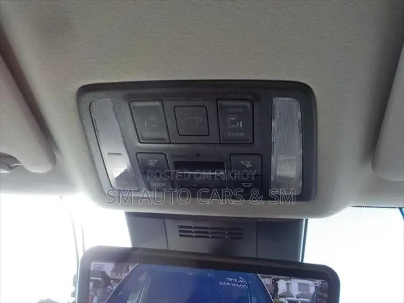 Toyota Noah Z Black 4.5 Point 2022