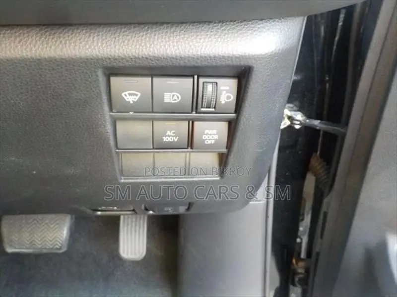 Toyota Noah Z Black 4.5 Point 2022
