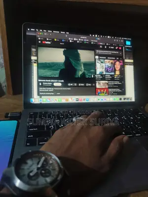 Macbook Air 256GB SSD 8GB RAM