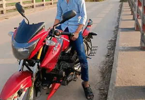 TVS APACHE RTR 150 2016