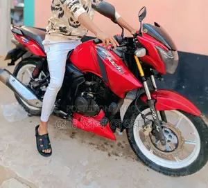 TVS APACHE RTR 150 2016