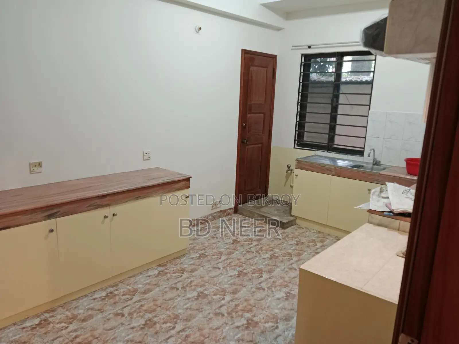 excellent Duplex semi furnish 4 Bed room apt rent in Gulshan
