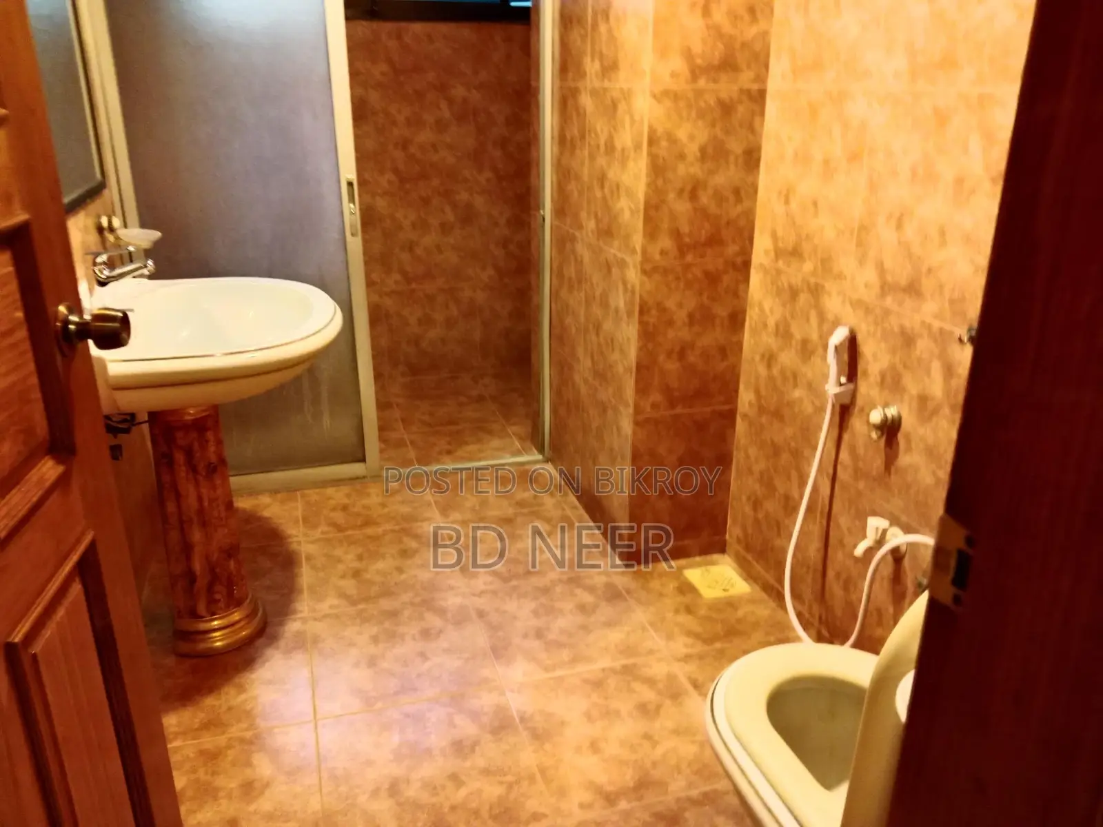 excellent Duplex semi furnish 4 Bed room apt rent in Gulshan