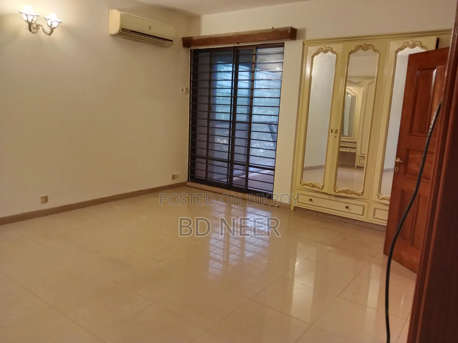 excellent Duplex semi furnish 4 Bed room apt rent in Gulshan