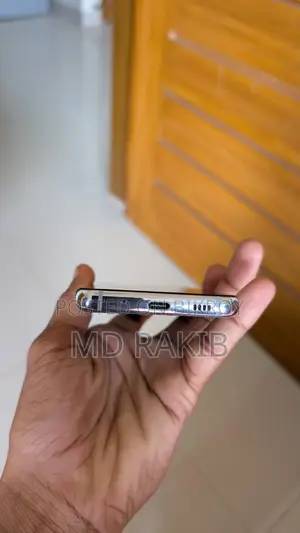 Samsung Galaxy S20 5G (Used)
